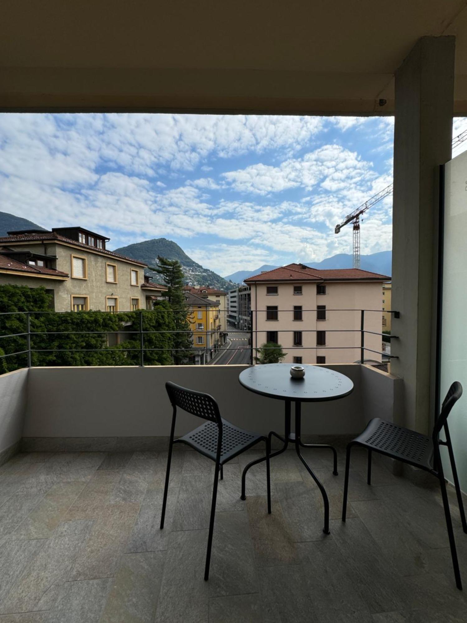 Deluxe Central Apartment - Free Parking Lugano Luaran gambar